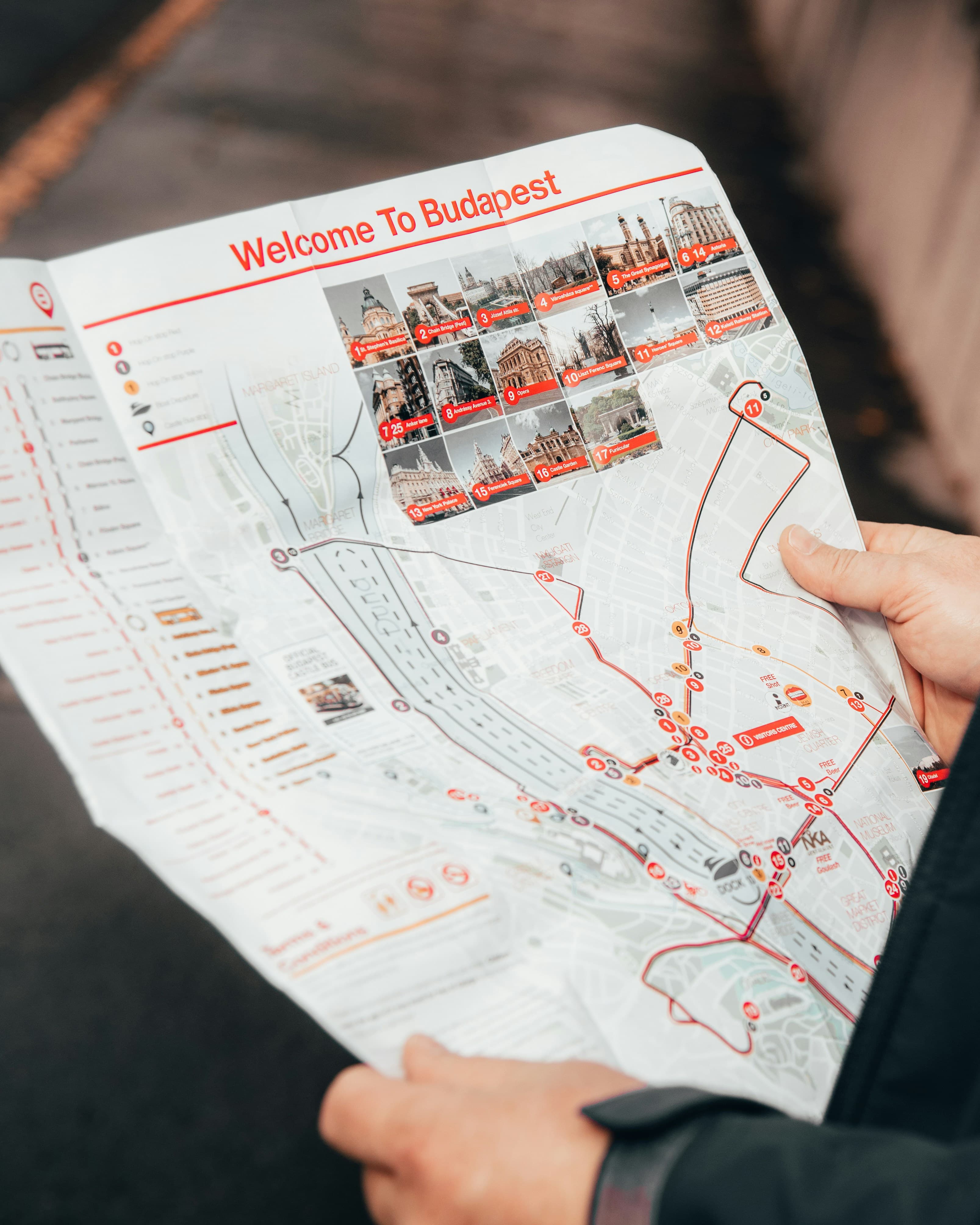 Reiseplanung Budapest mit Stadtplan und Notizen